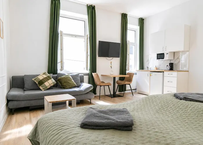 Apartment Private And Elegant In Residential Vienna